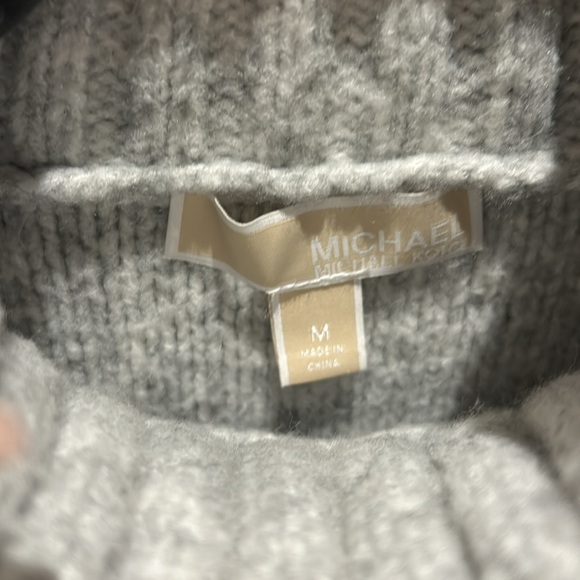 Michael Kors cotton/wool blend sweater. Turtleneck. Size medium.In great shape! - Picture 2 of 3